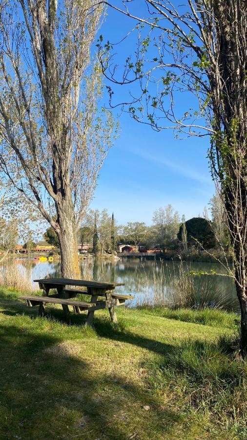 Joli Studio Camargue Lou Rouge Арль Экстерьер фото